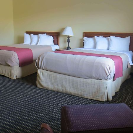 Travelodge By Wyndham Stratton Extérieur photo