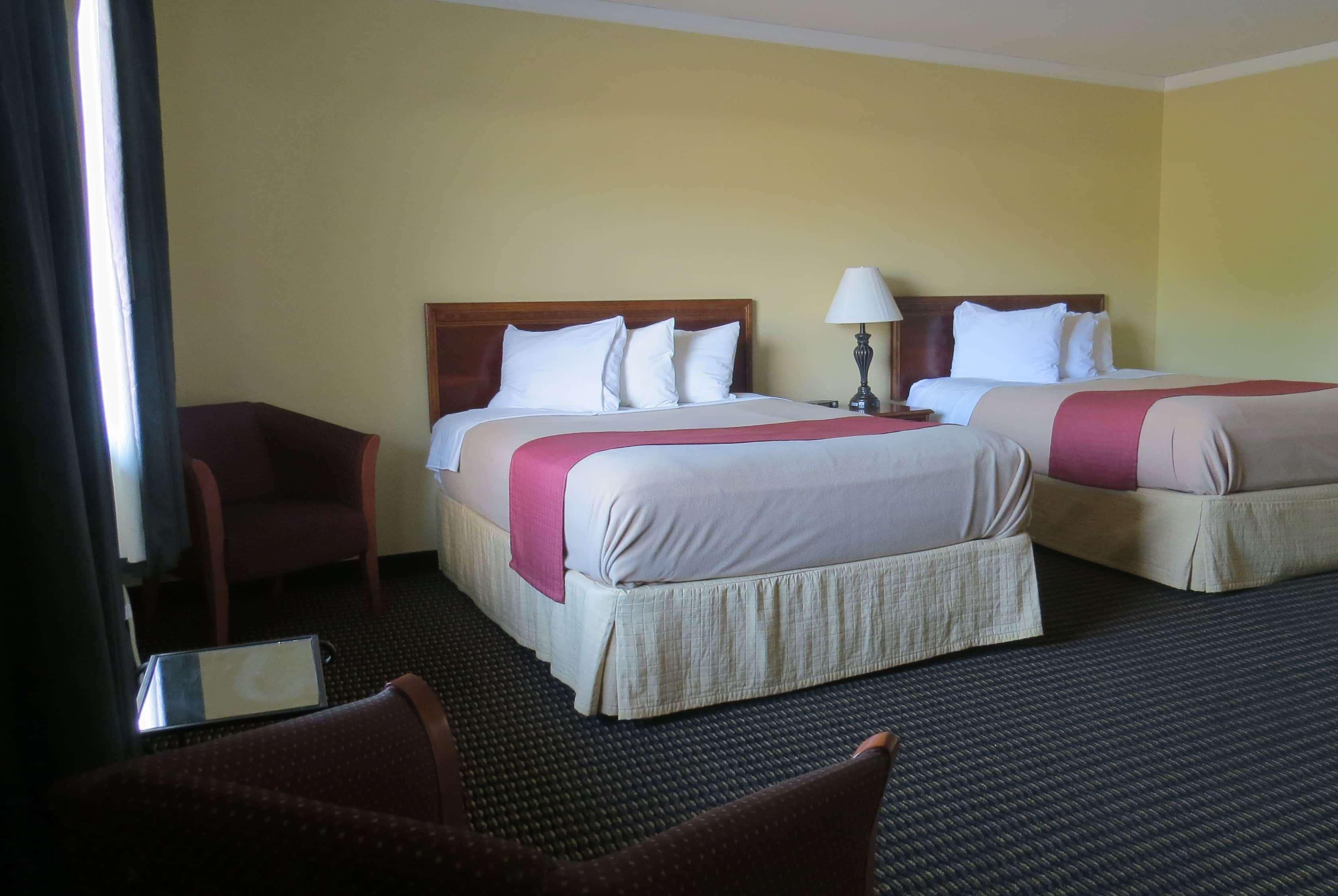 Travelodge By Wyndham Stratton Extérieur photo