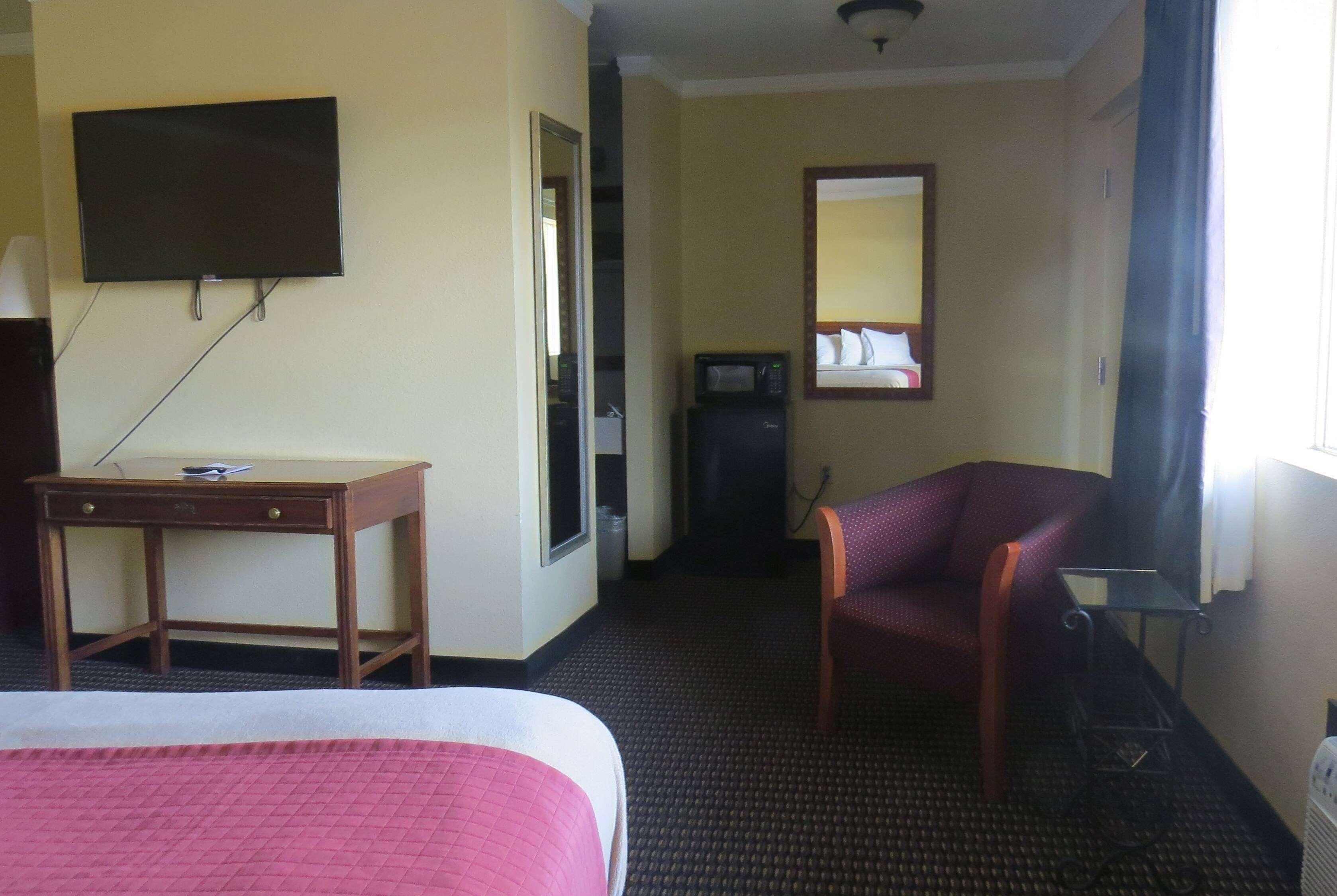 Travelodge By Wyndham Stratton Extérieur photo