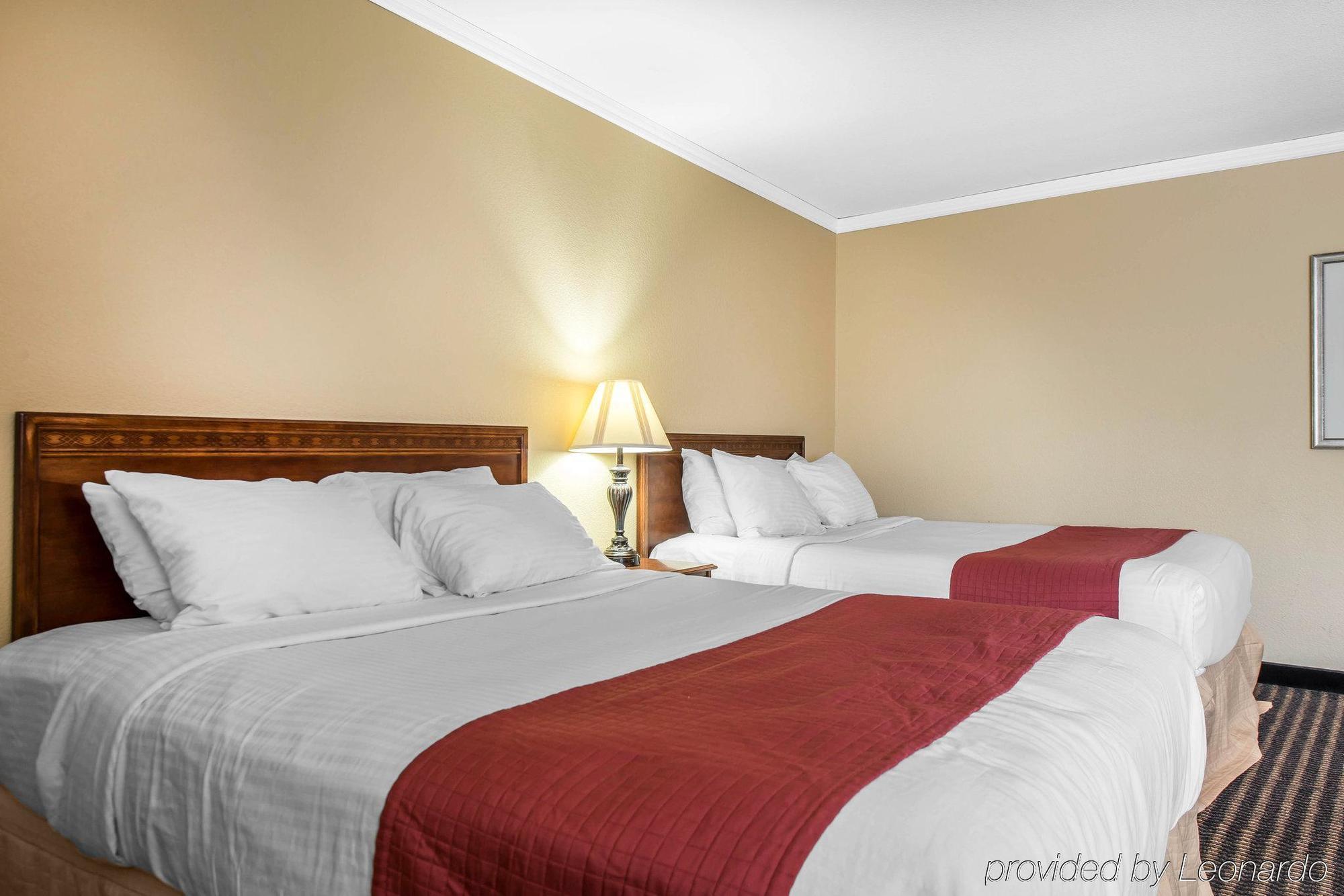 Travelodge By Wyndham Stratton Extérieur photo