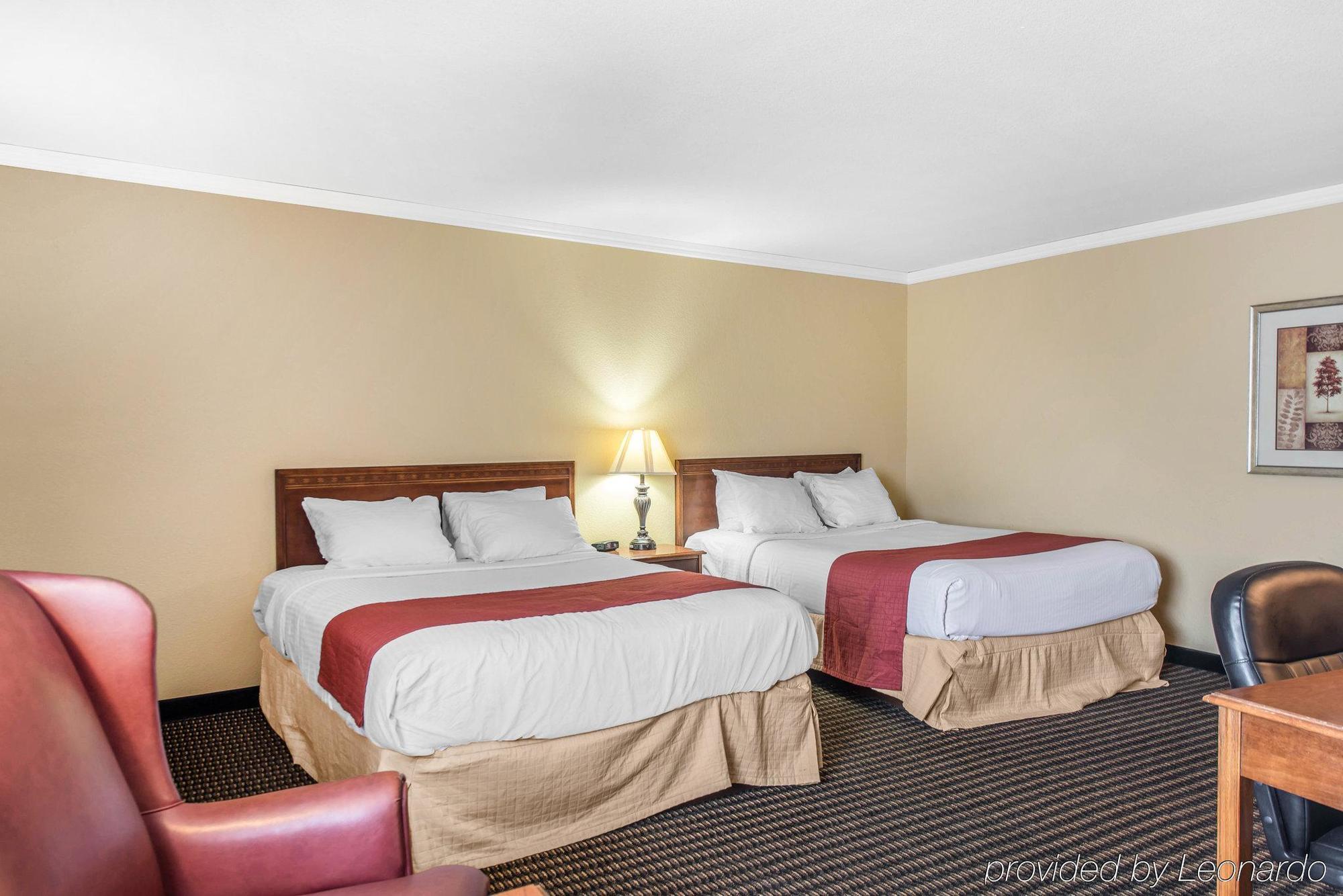 Travelodge By Wyndham Stratton Extérieur photo