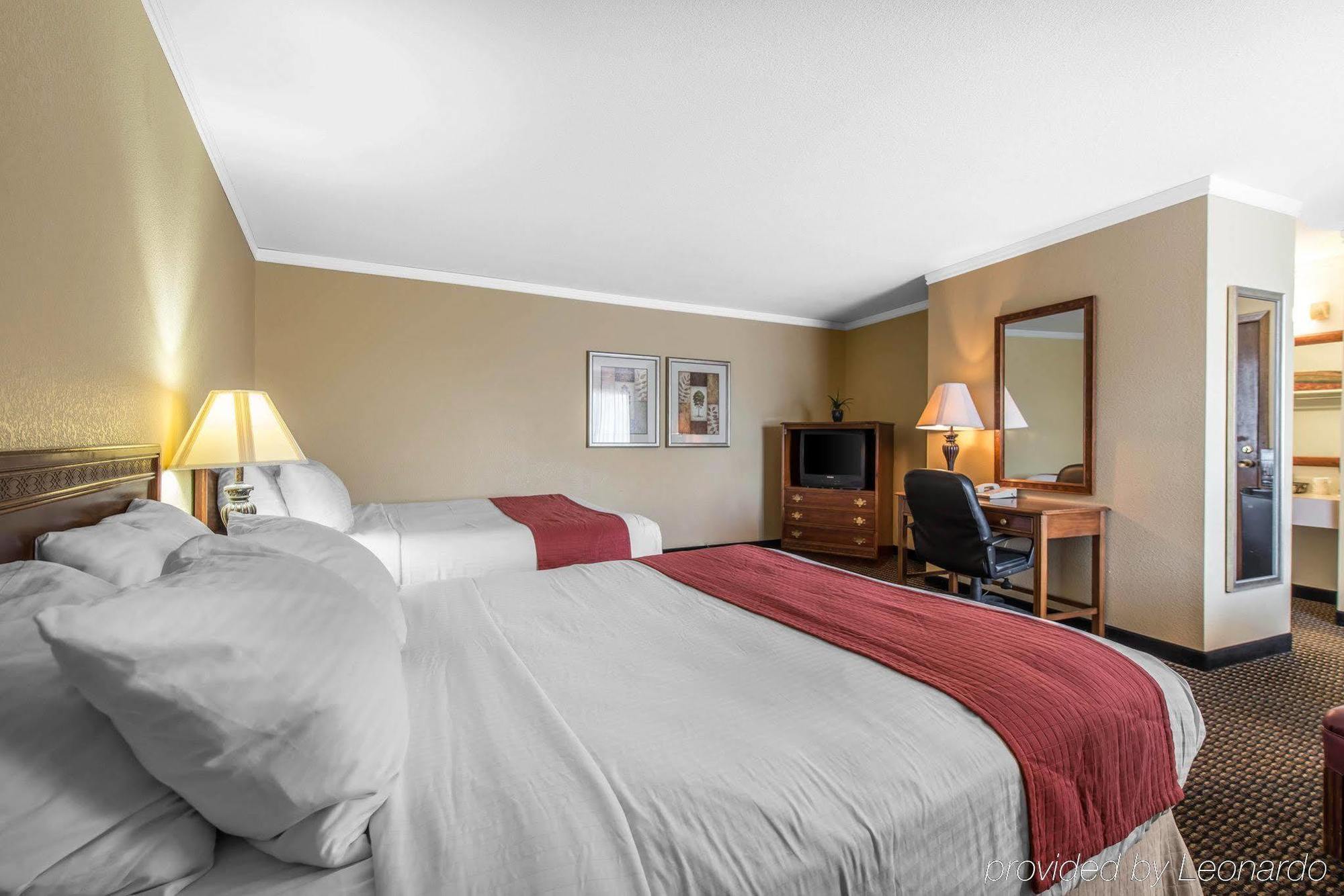Travelodge By Wyndham Stratton Extérieur photo